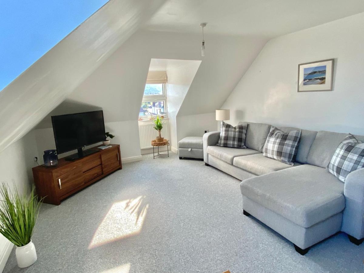 Swanage Holiday Penthouse Apartment, Moments From Beach And Town, On Site Parking, Fast Wifi, Sleeps Up To 6, Rated Exceptional Exterior foto