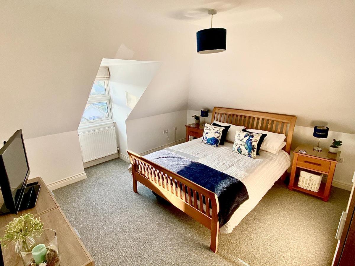 Swanage Holiday Penthouse Apartment, Moments From Beach And Town, On Site Parking, Fast Wifi, Sleeps Up To 6, Rated Exceptional Exterior foto